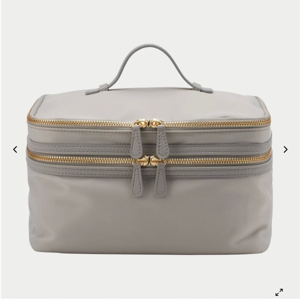 Trish Mc Evoy Ivory Dove Grey Train Case Cosmetic Bag NEW EUC